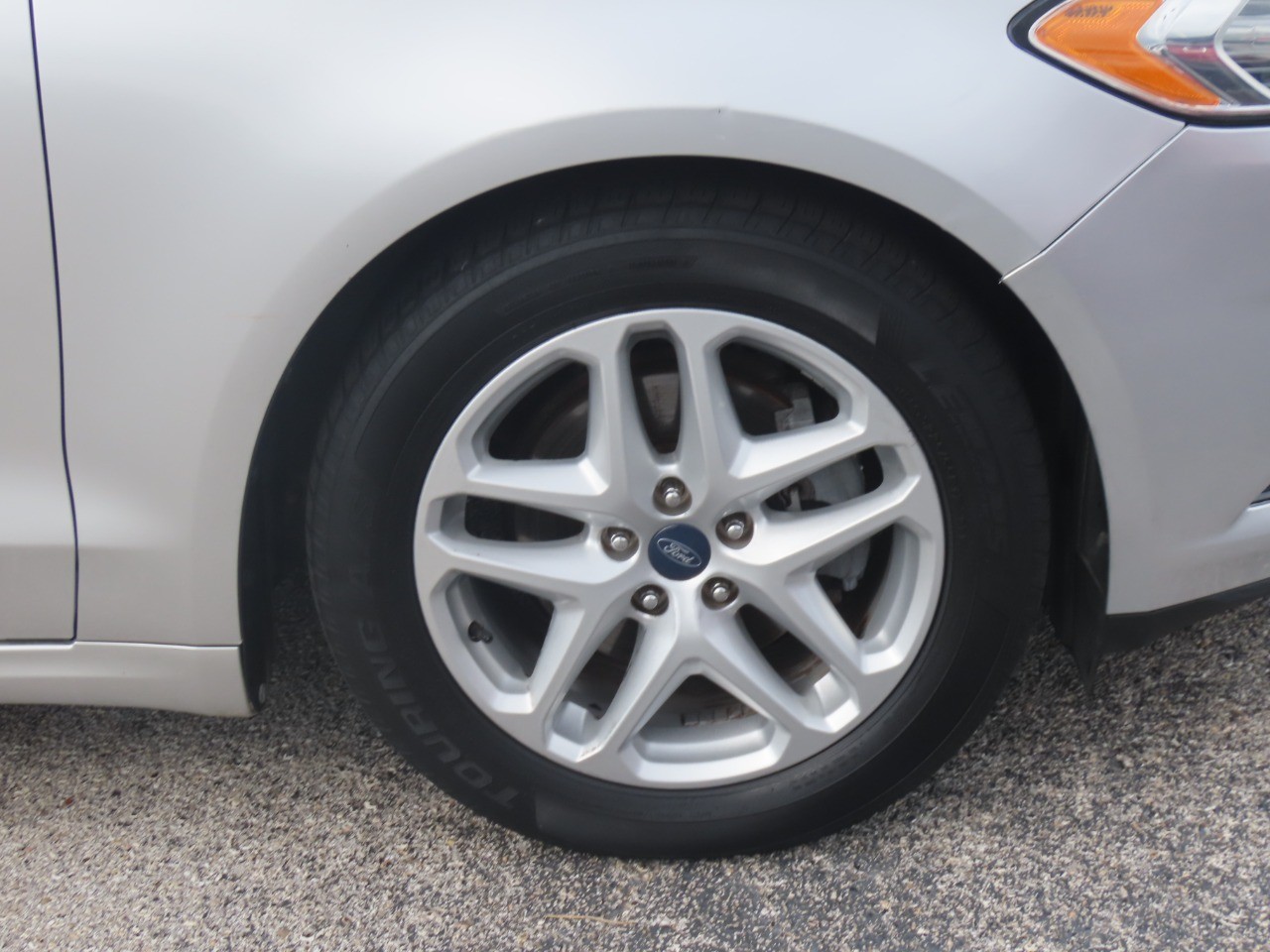2014 Ford Fusion photo 9 of 30