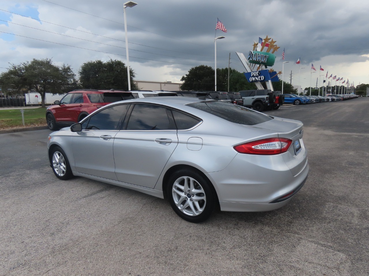 2014 Ford Fusion photo 16 of 30