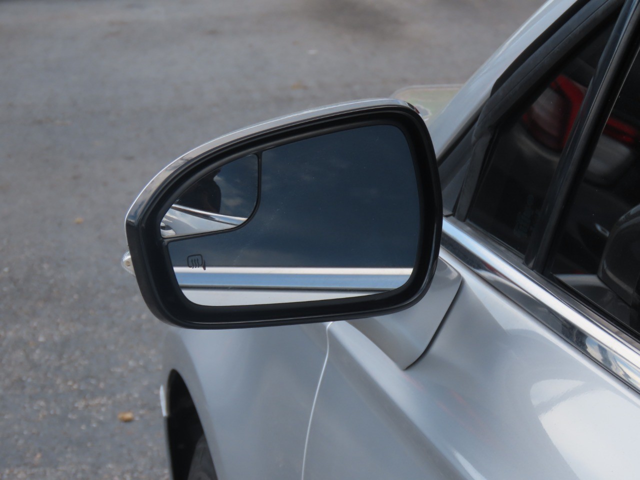 2014 Ford Fusion photo 18 of 30