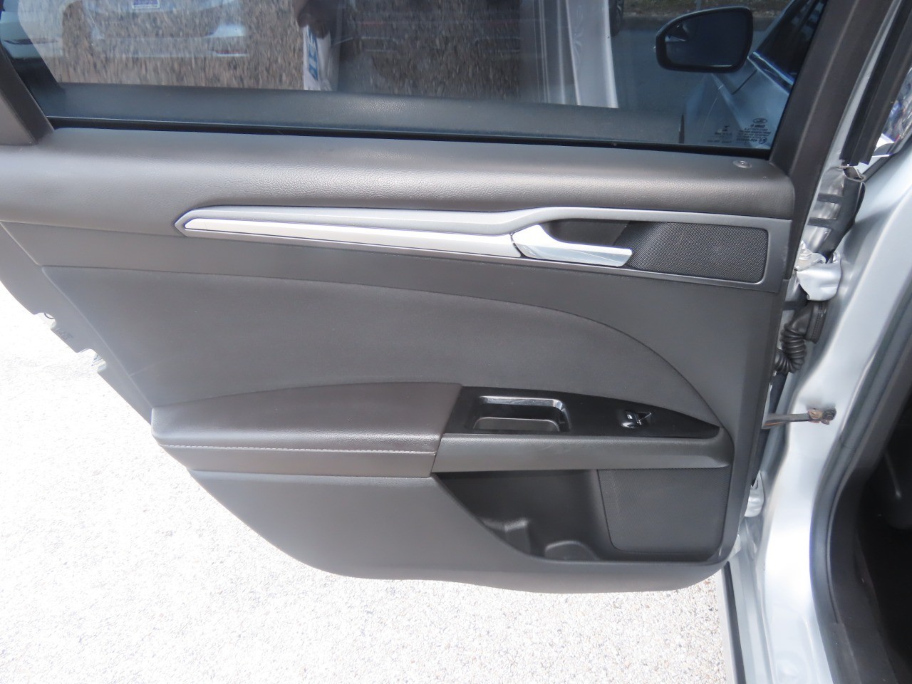 2014 Ford Fusion photo 19 of 30
