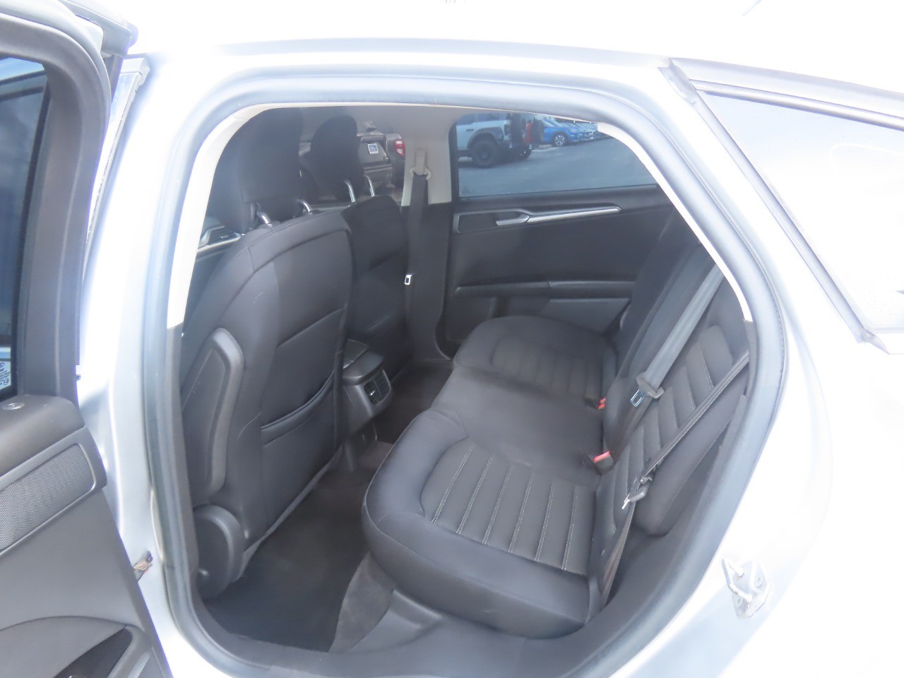 2014 Ford Fusion photo 20 of 30