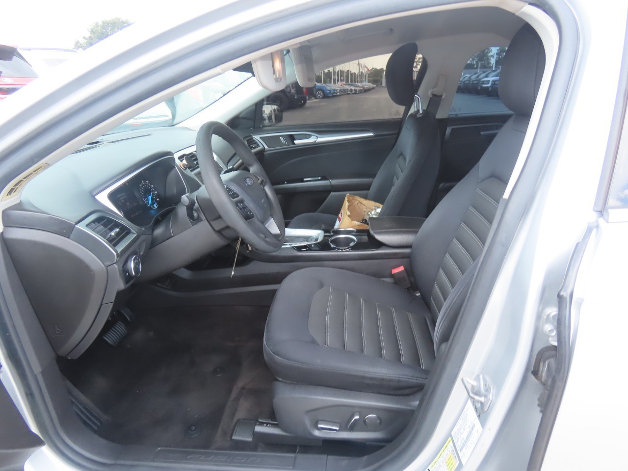 2014 Ford Fusion photo 25 of 30