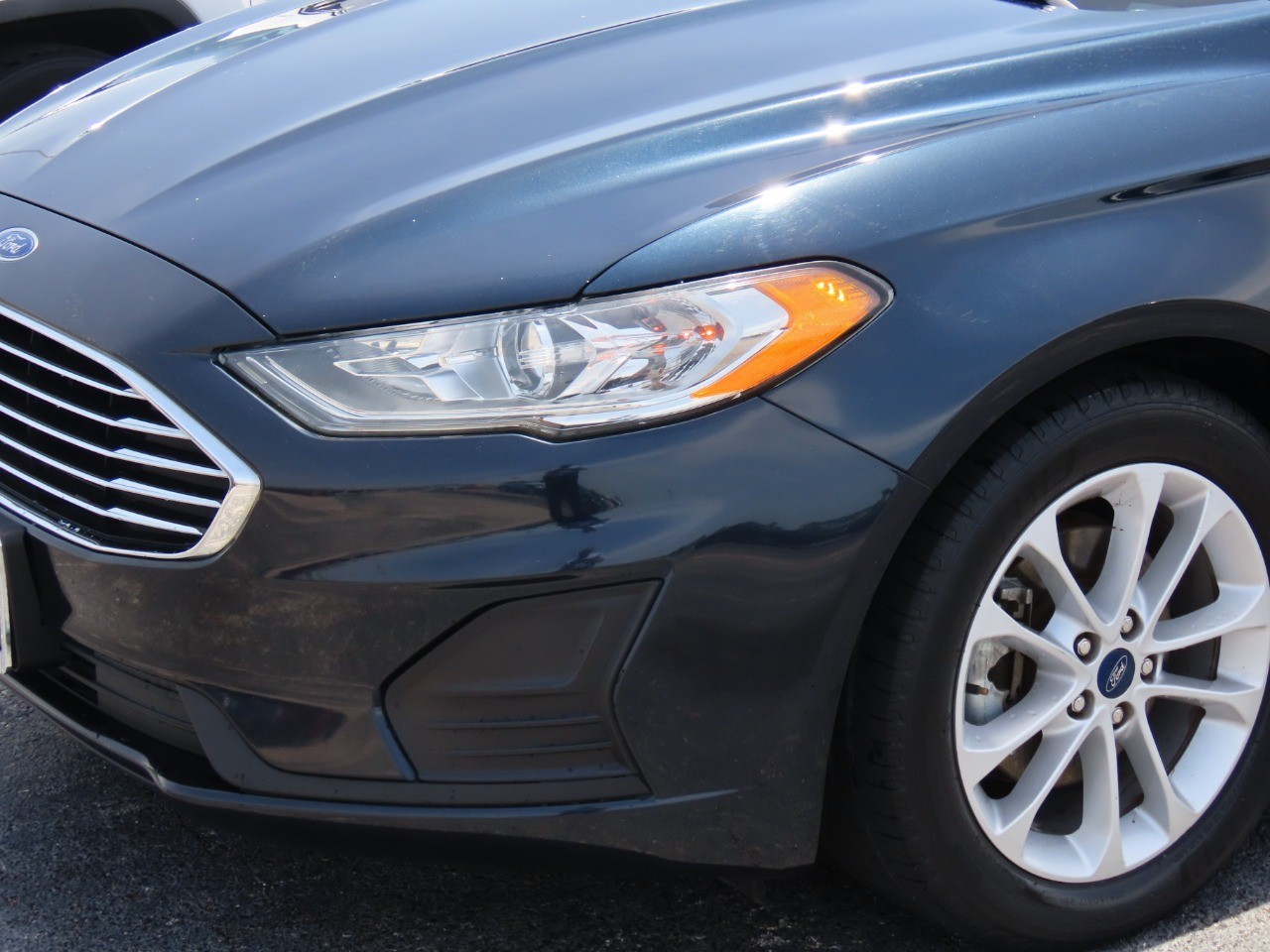 2020 Ford Fusion SE FWD photo