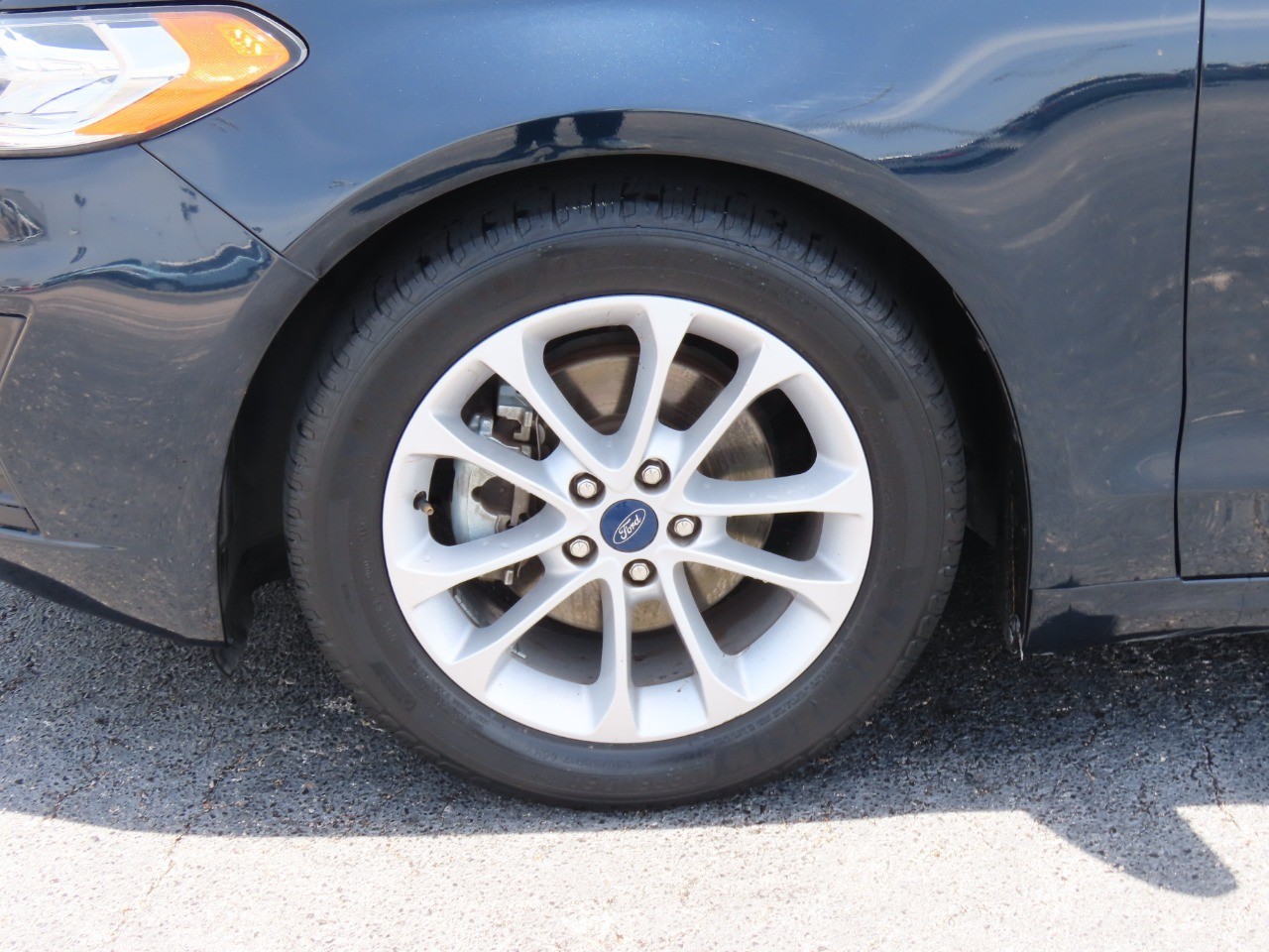 2020 Ford Fusion SE FWD photo