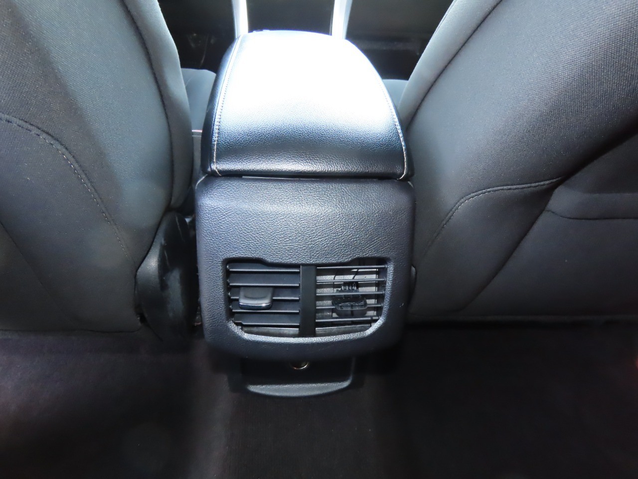 2020 Ford Fusion SE FWD photo