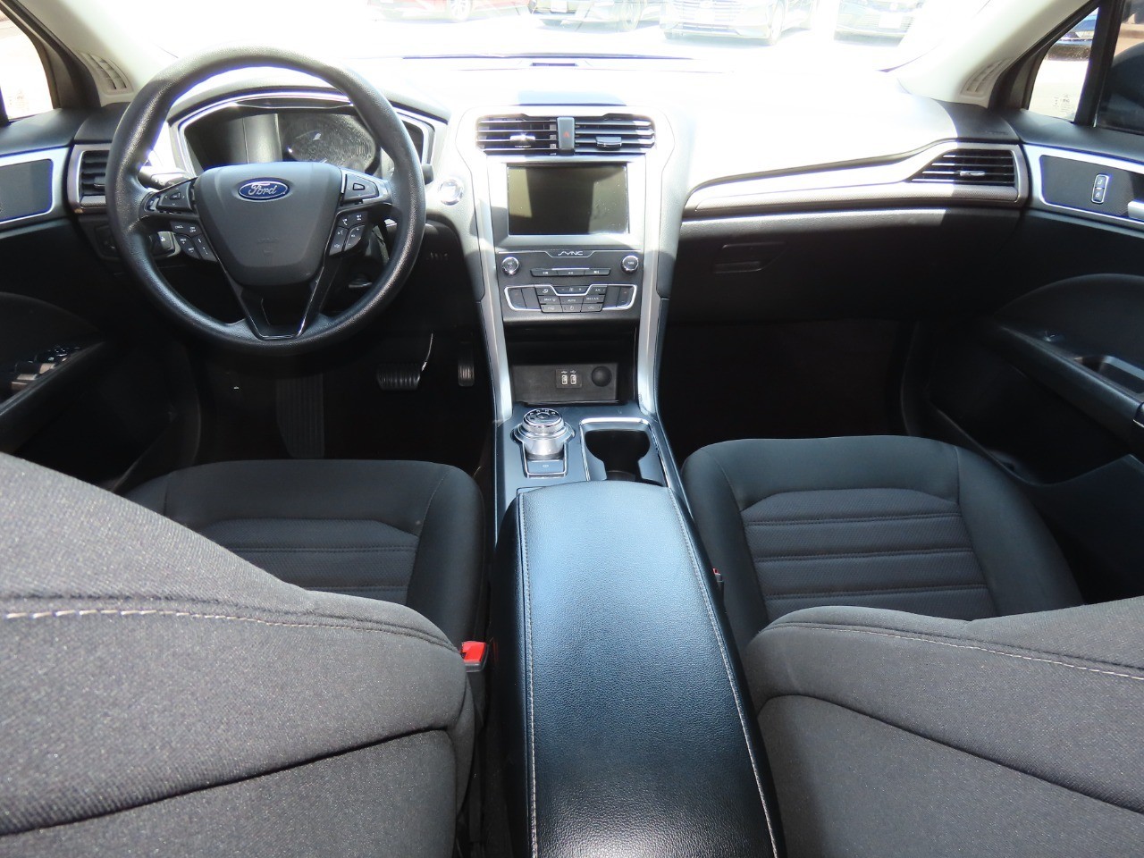 2020 Ford Fusion SE FWD photo
