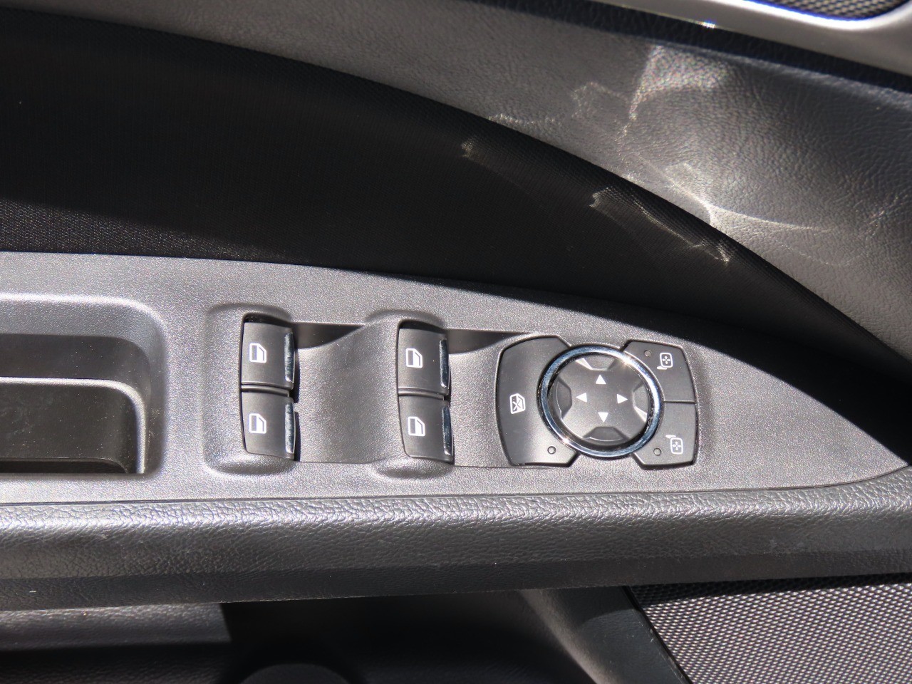 2020 Ford Fusion SE FWD photo