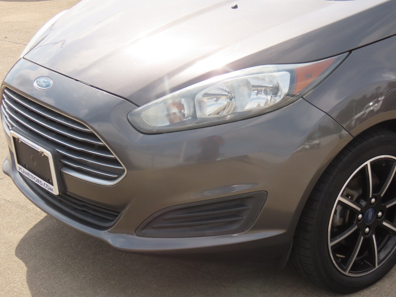 2015 Ford Fiesta SE - 2