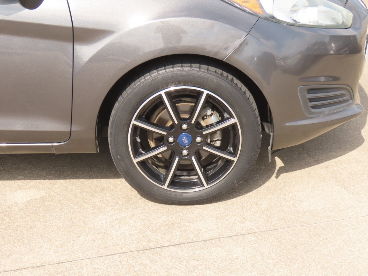 2015 Ford Fiesta SE - 8