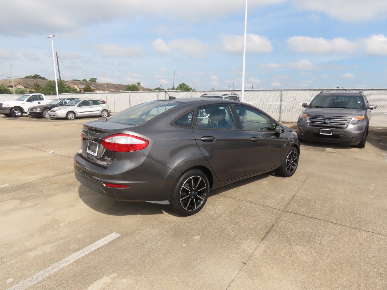 2015 Ford Fiesta SE - 10