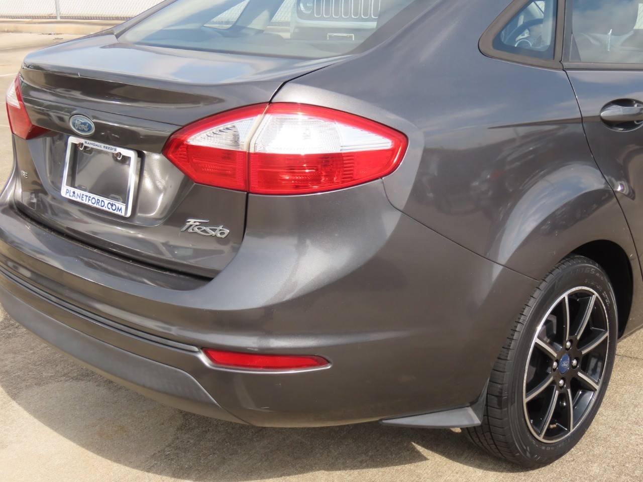 2015 Ford Fiesta SE - 11