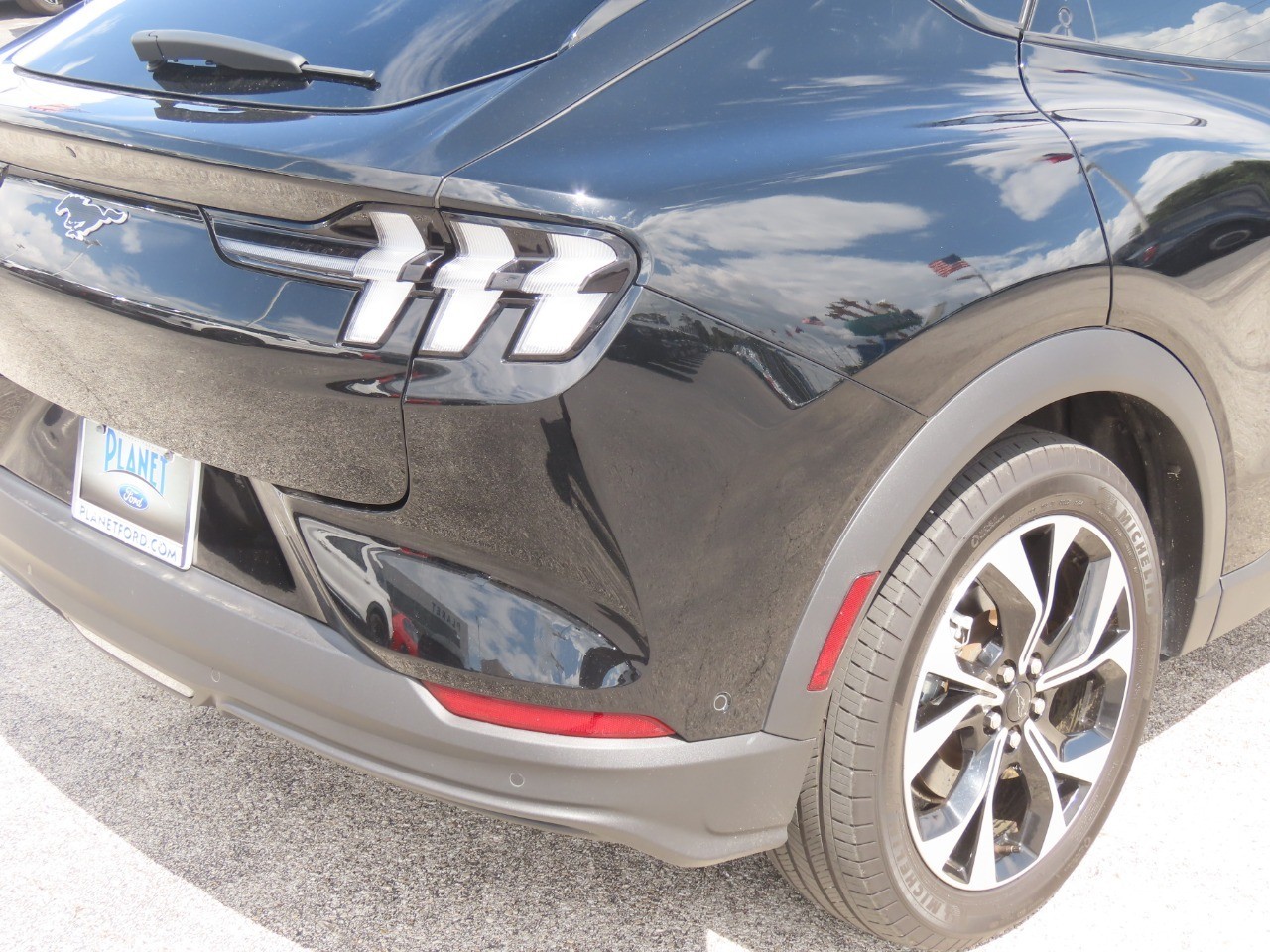 2024 Ford Mustang Mach-E Select - 11