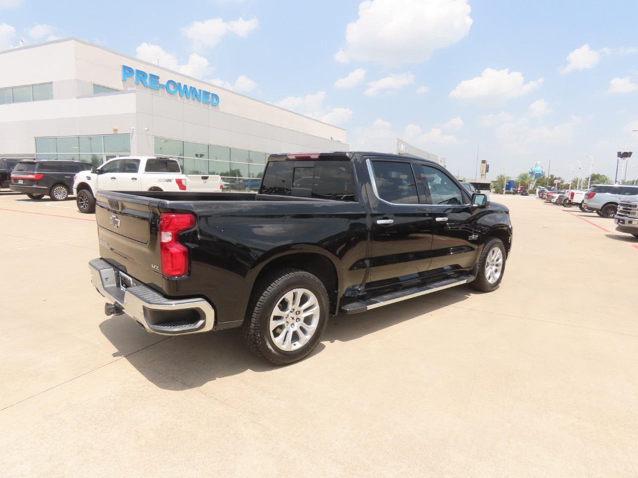 2022 Chevrolet Silverado 1500 LTZ - 10