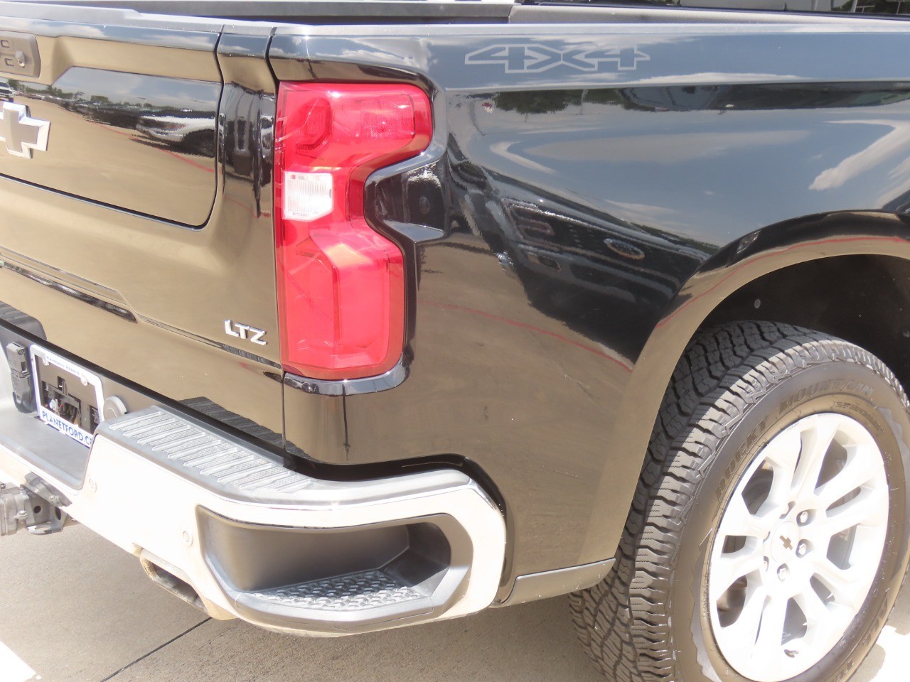 2022 Chevrolet Silverado 1500 LTZ - 11