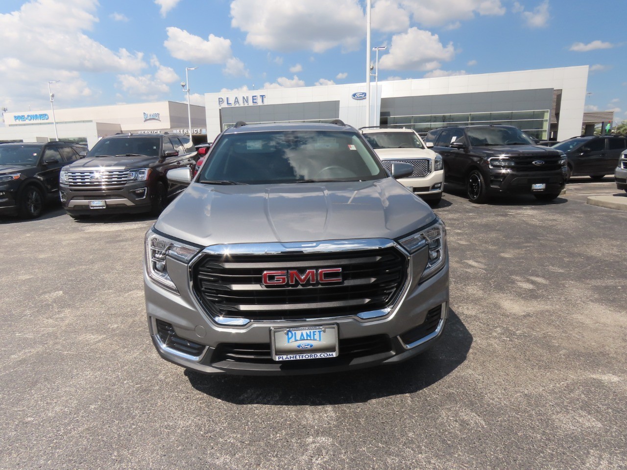 2024 GMC Terrain photo 5 of 33