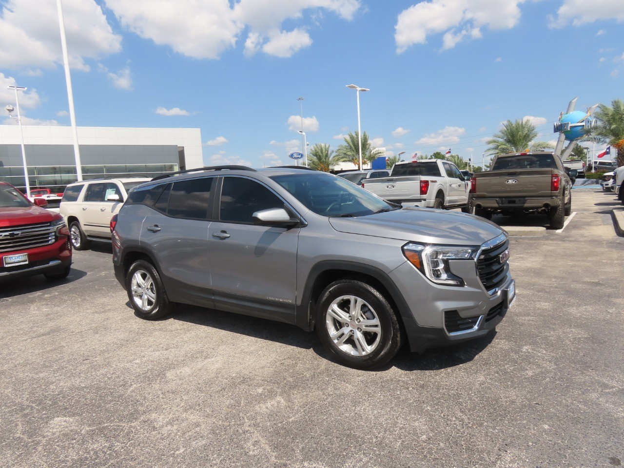 2024 GMC Terrain photo 7 of 33