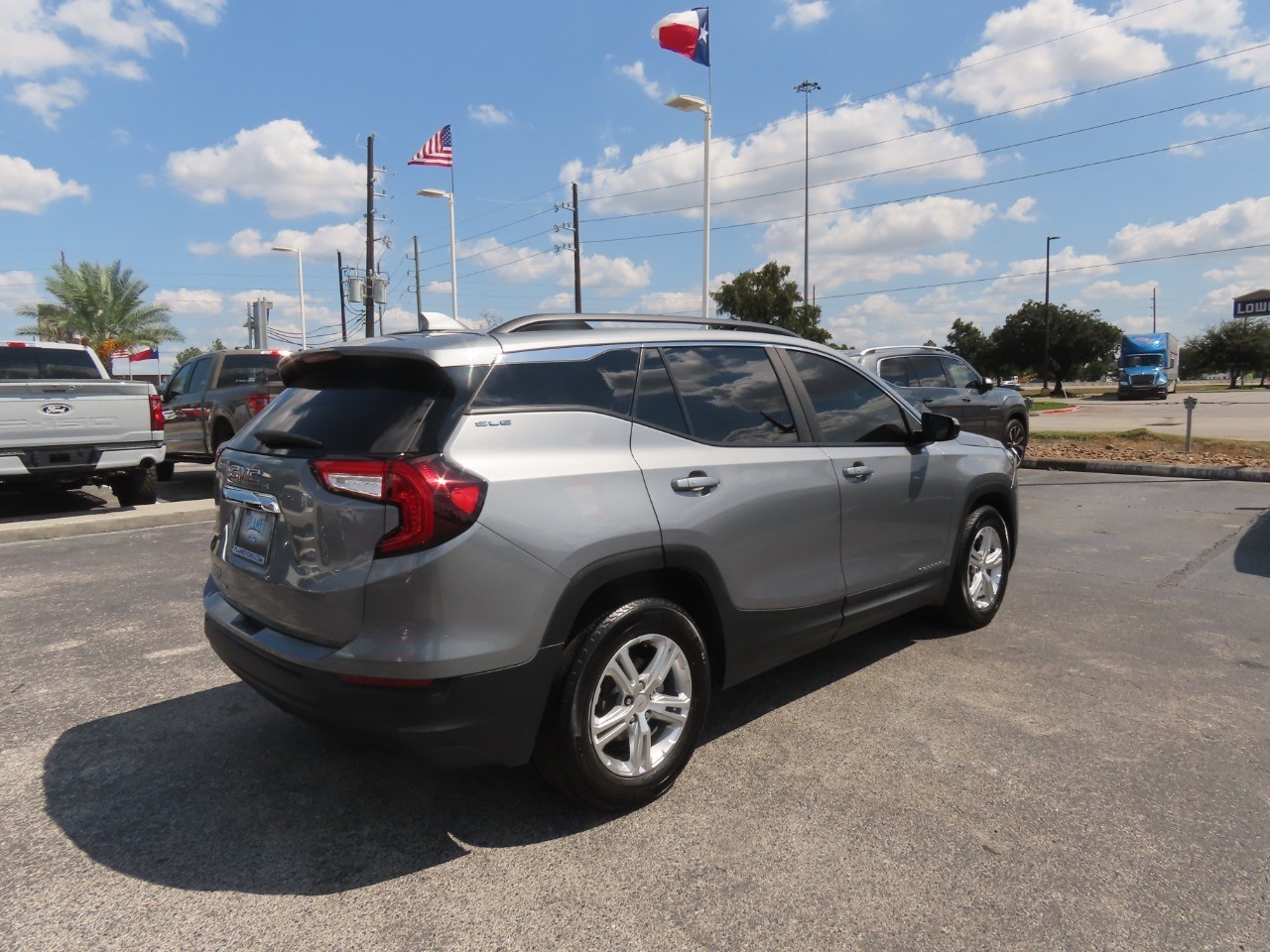 2024 GMC Terrain photo 11 of 33