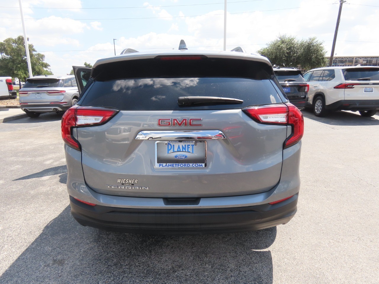 2024 GMC Terrain photo 13 of 33