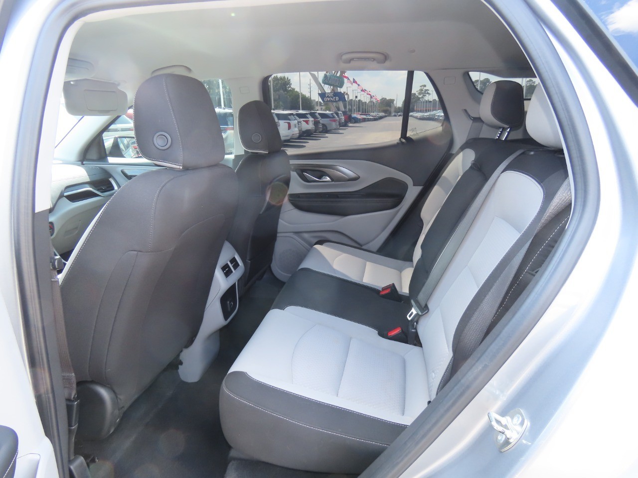 2024 GMC Terrain photo 21 of 33