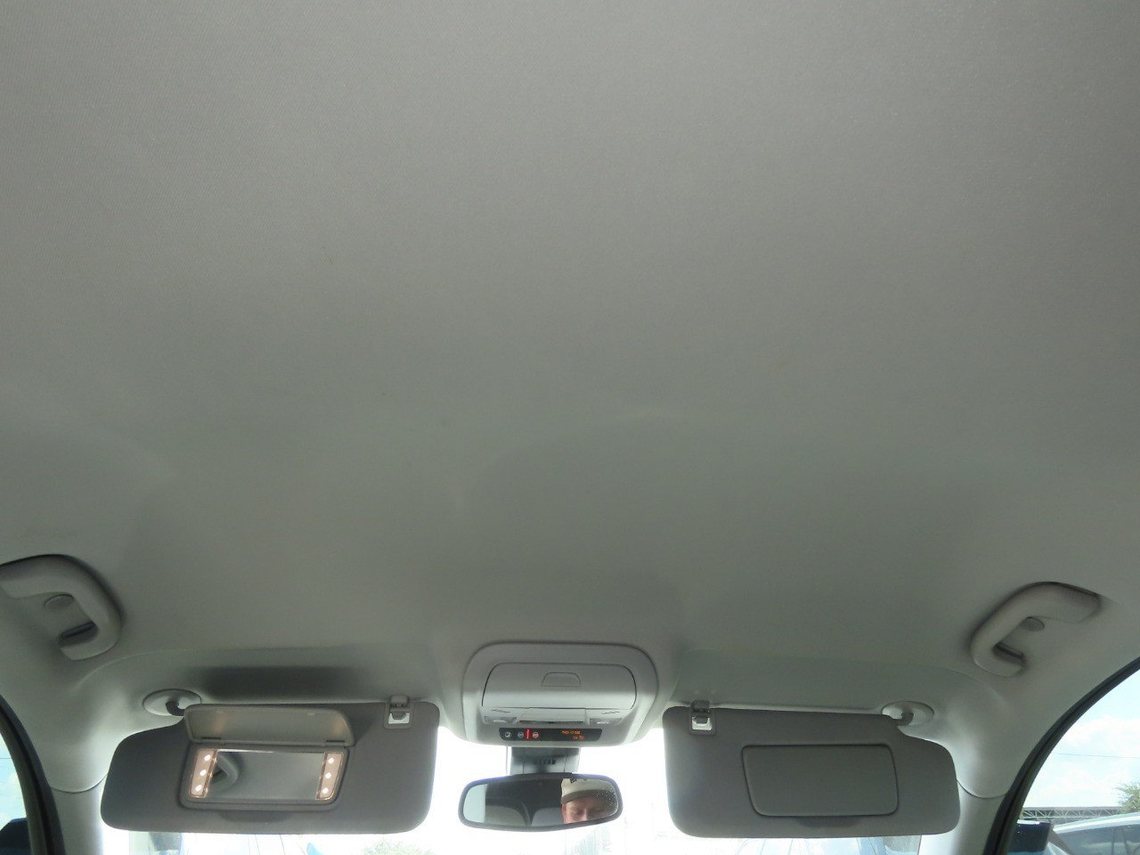 2024 GMC Terrain photo 23 of 33