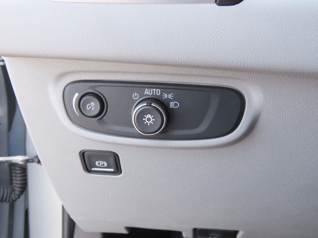 2024 GMC Terrain photo 27 of 33