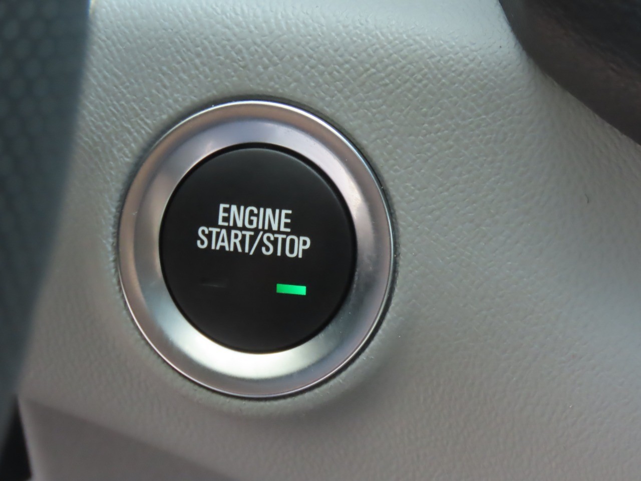 2024 GMC Terrain photo 30 of 33