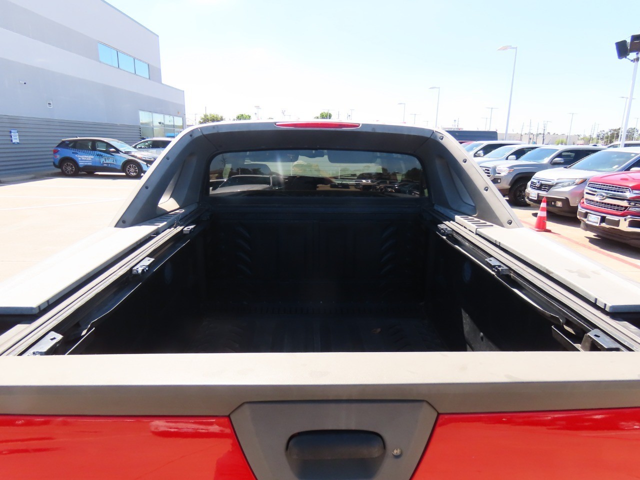 used 2002 Chevrolet Avalanche car, priced at $8,999