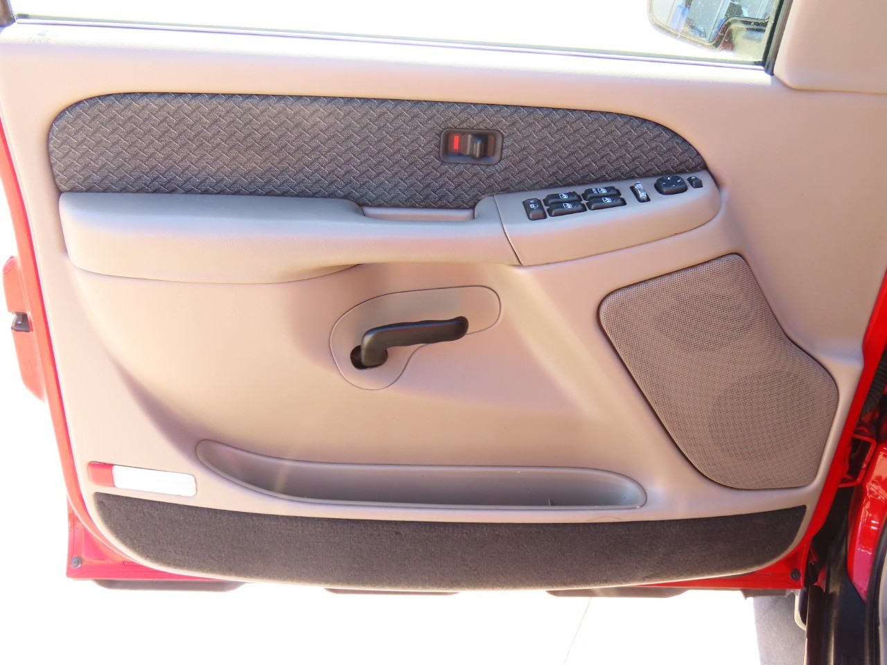 used 2002 Chevrolet Avalanche car, priced at $8,999