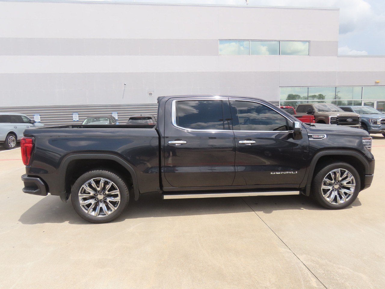 2023 GMC Sierra 1500 Denali - 9