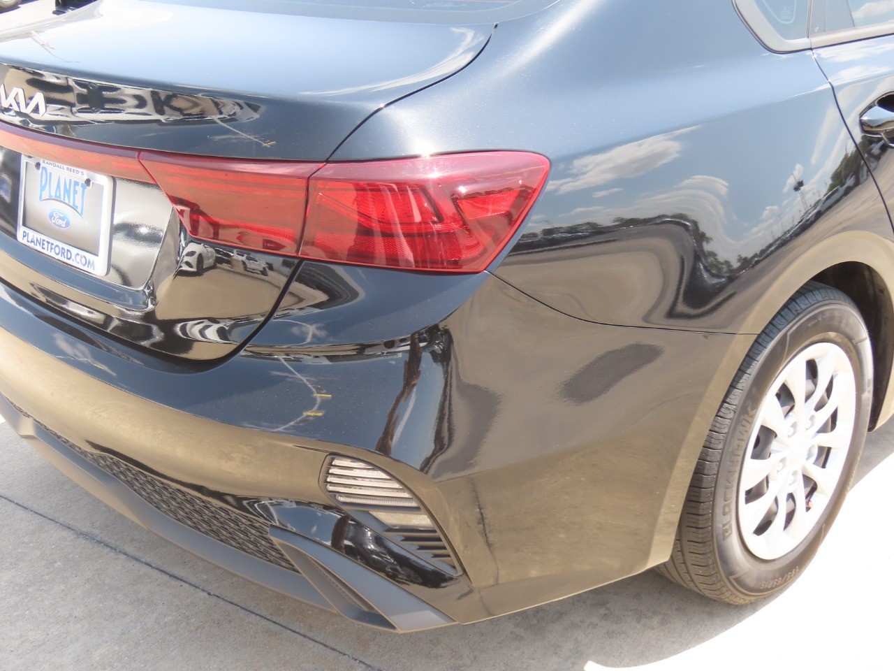 2024 Kia Forte LX - 11