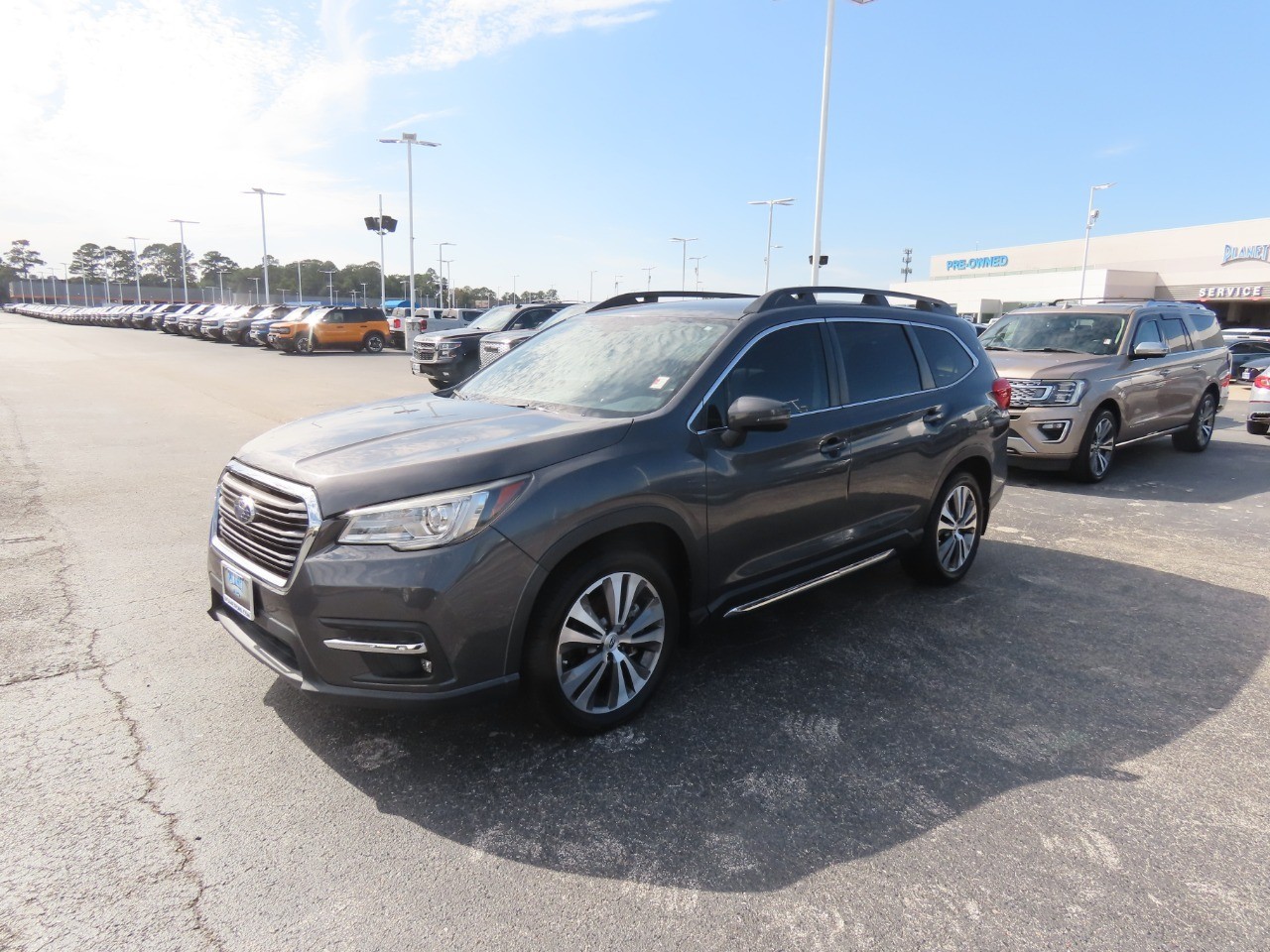 2020 Subaru Ascent photo 2 of 32