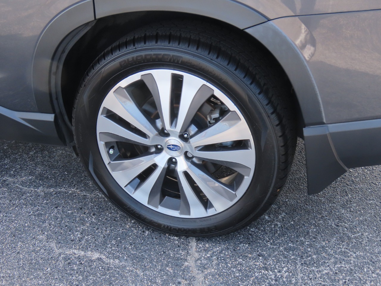 2020 Subaru Ascent photo 18 of 32