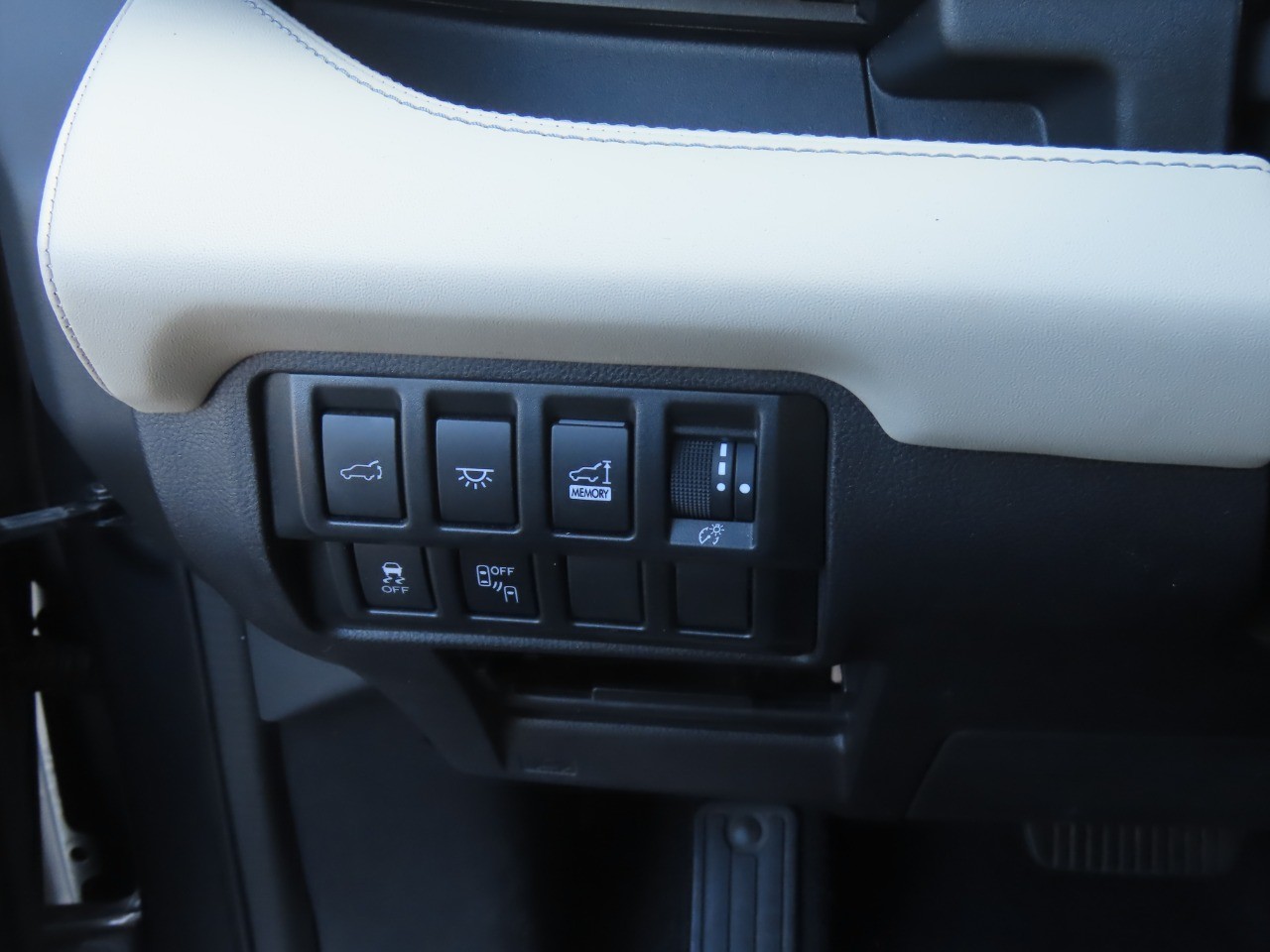 2020 Subaru Ascent photo 27 of 32