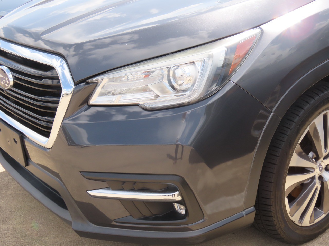 2019 Subaru Ascent photo 3 of 21