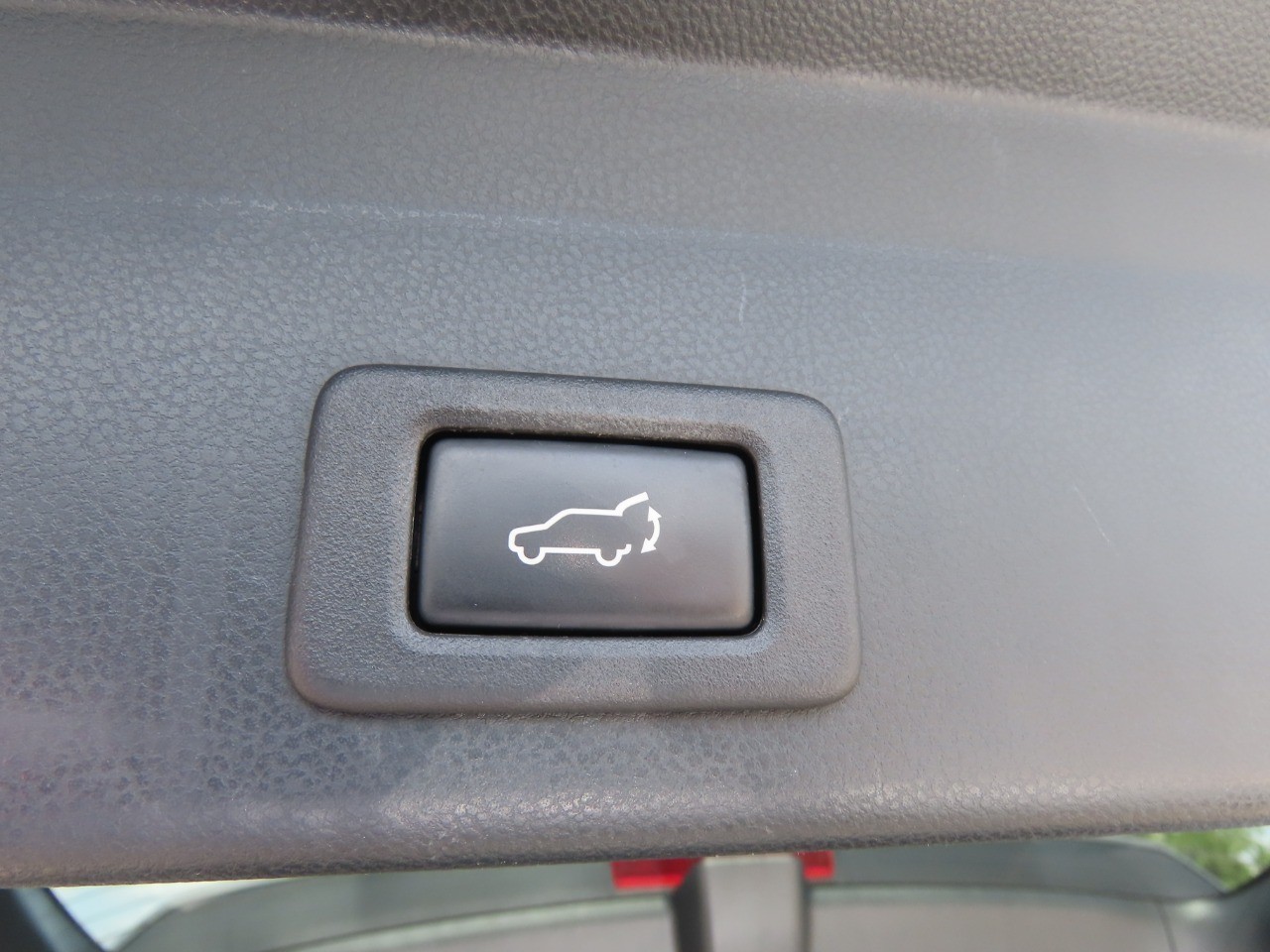 2019 Subaru Ascent photo 12 of 21