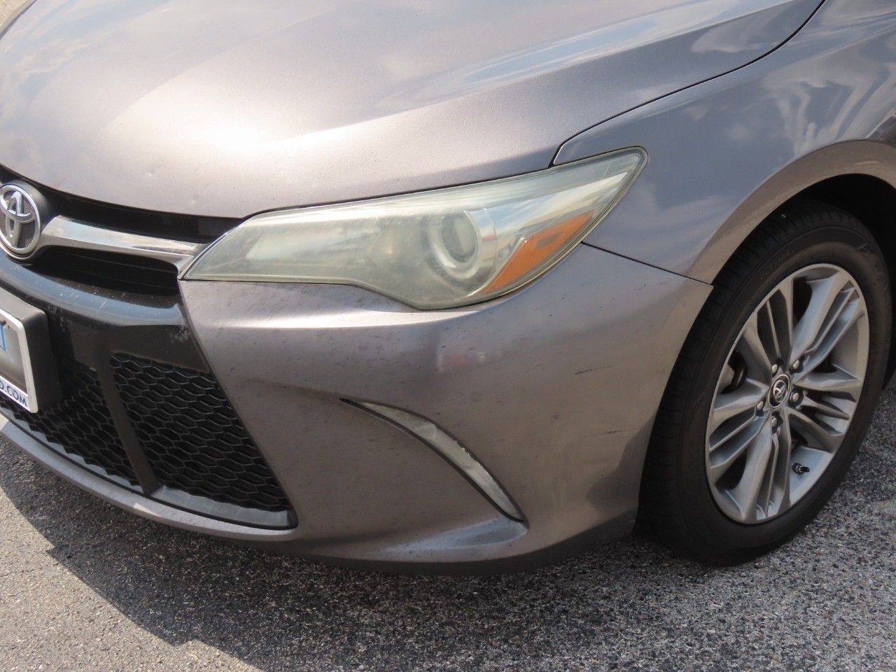 2016 Toyota Camry photo 3 of 30