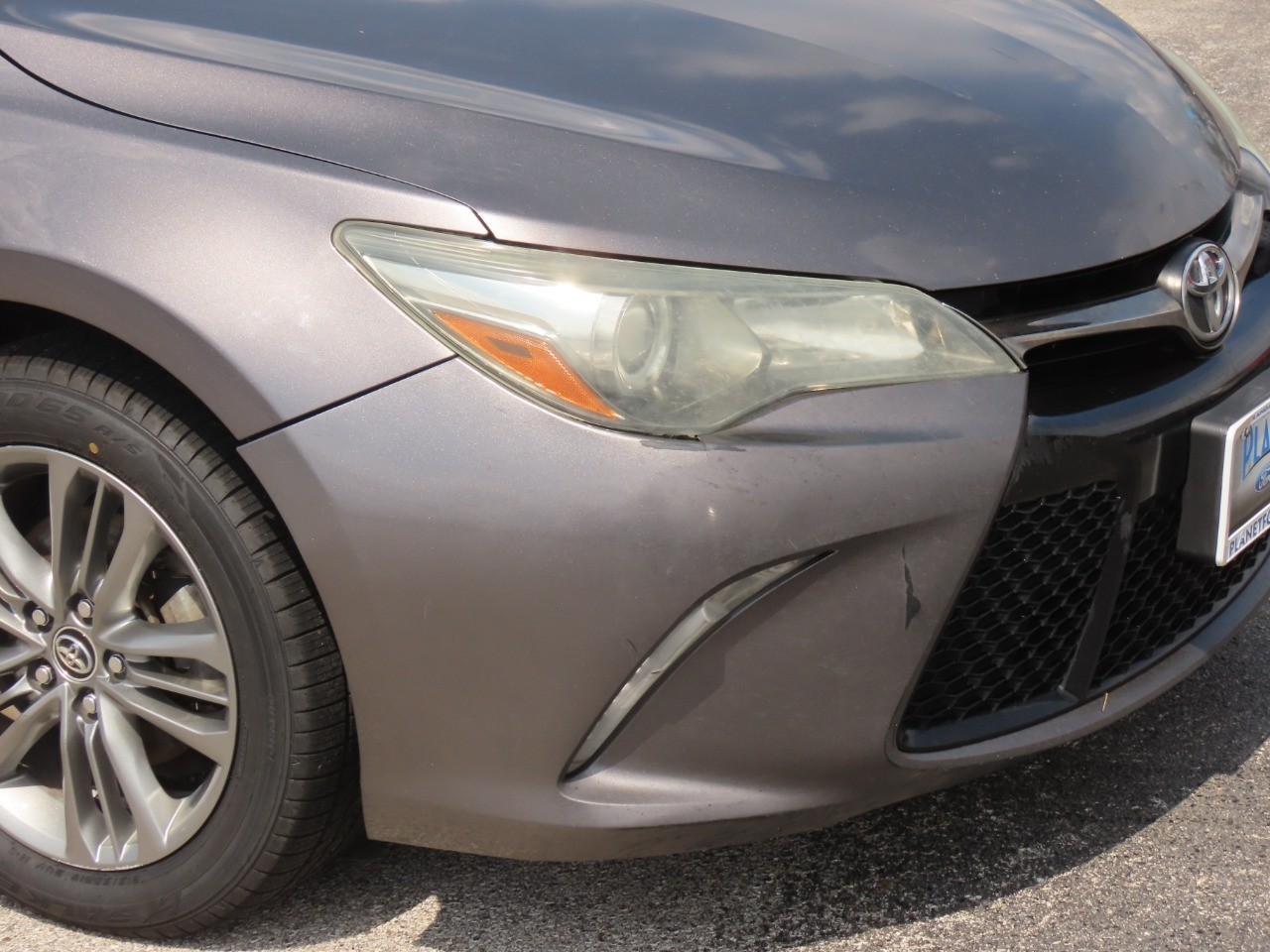 2016 Toyota Camry photo 6 of 30