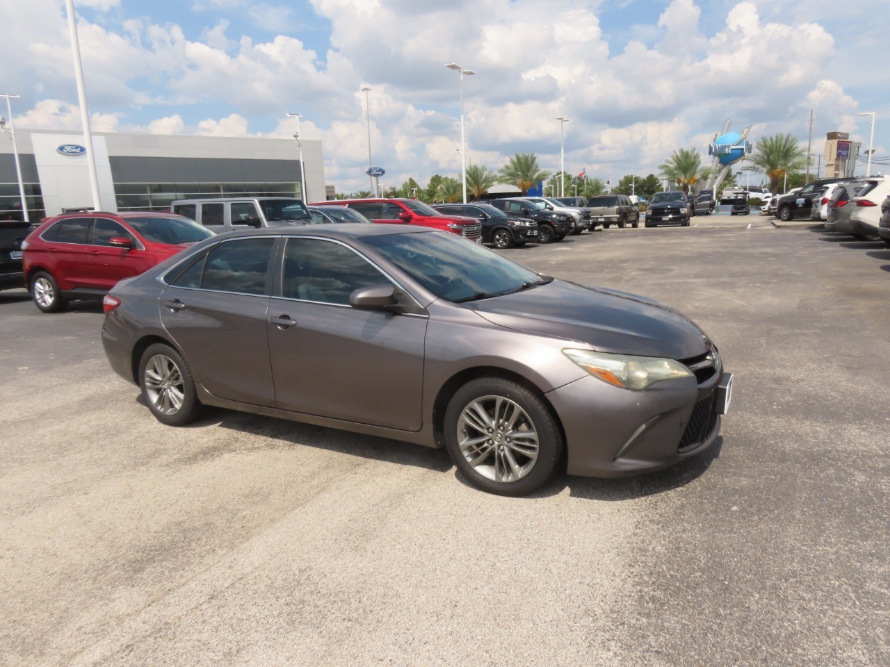 2016 Toyota Camry photo 7 of 30
