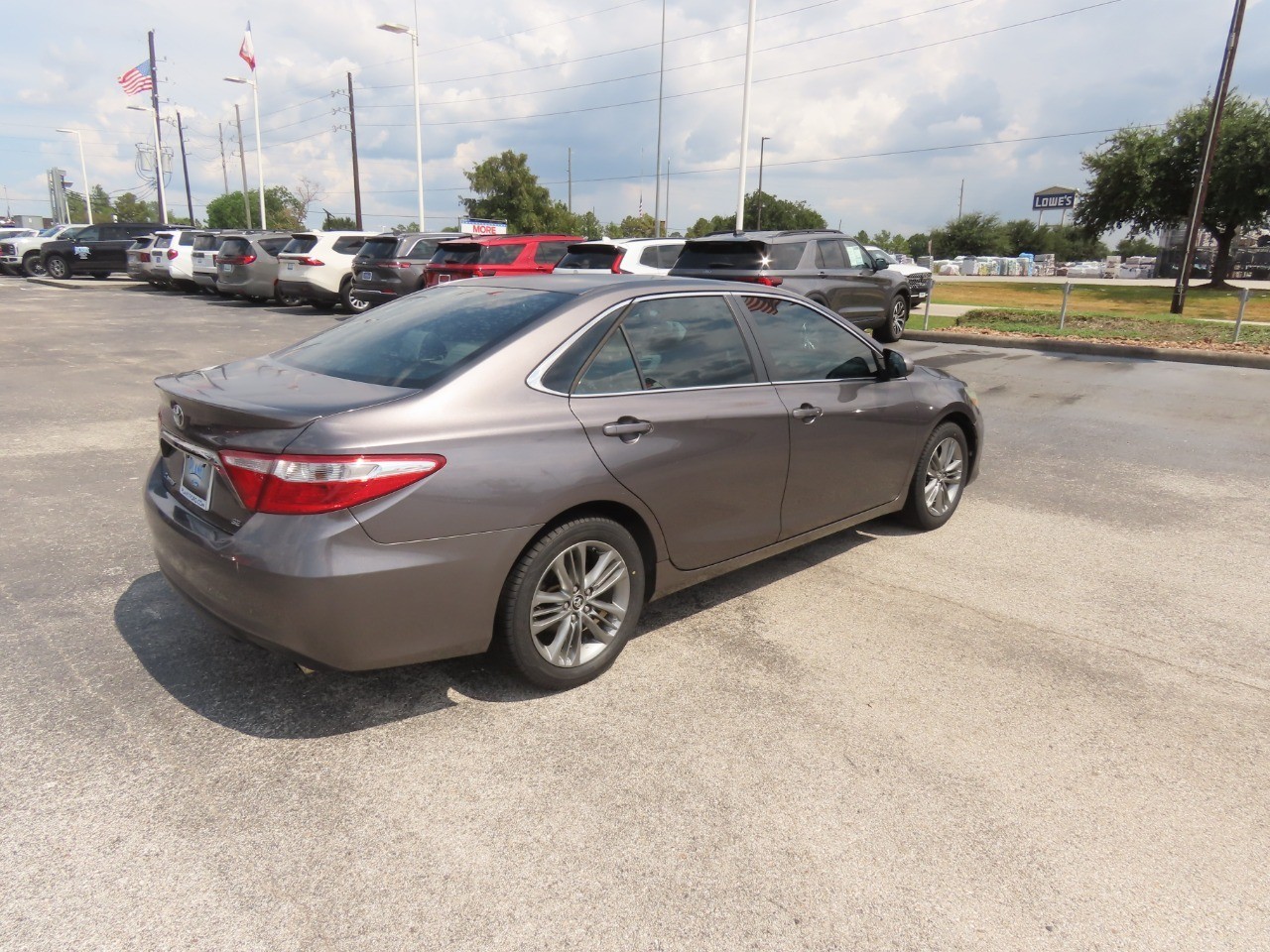 2016 Toyota Camry photo 11 of 30
