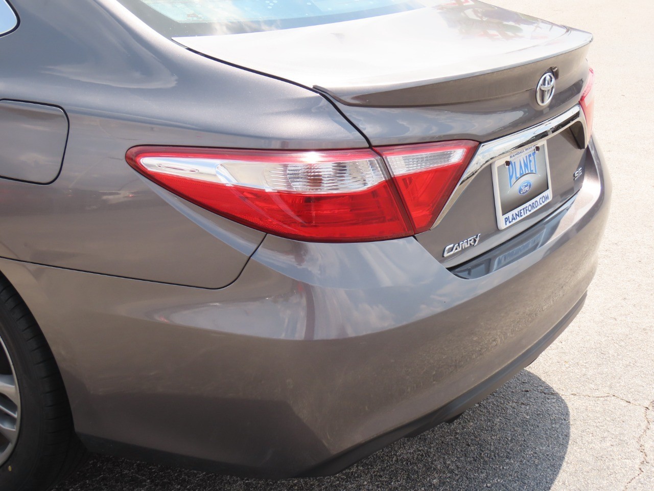 2016 Toyota Camry photo 14 of 30