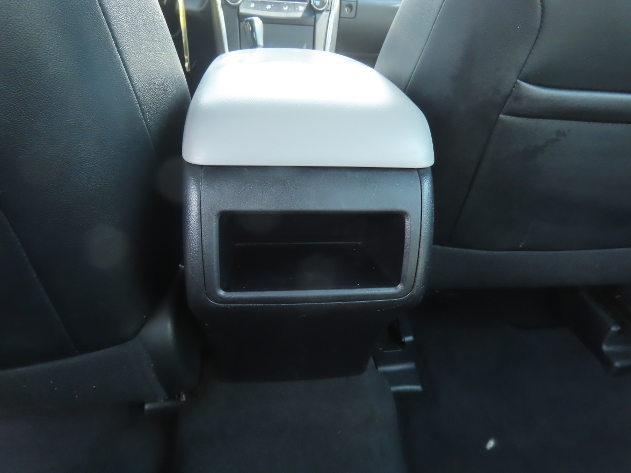2016 Toyota Camry photo 20 of 30