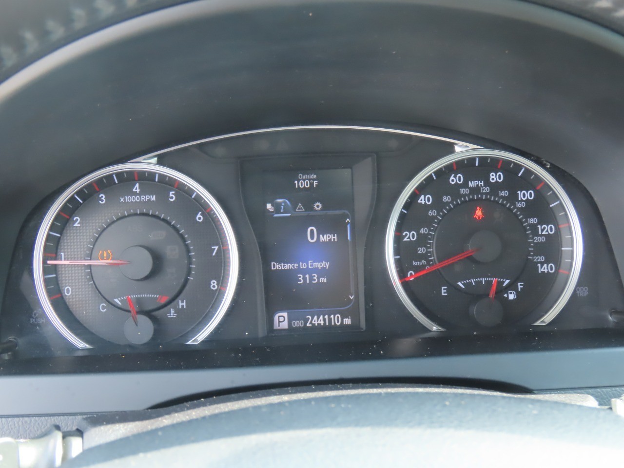2016 Toyota Camry photo 27 of 30