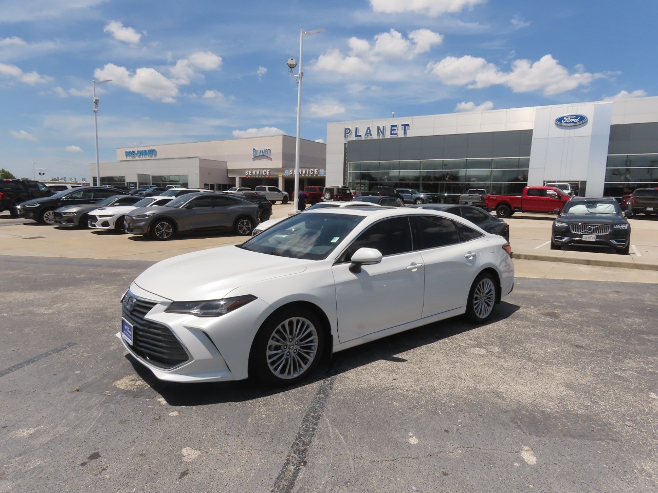 2022 Toyota Avalon Hybrid Limited - 1