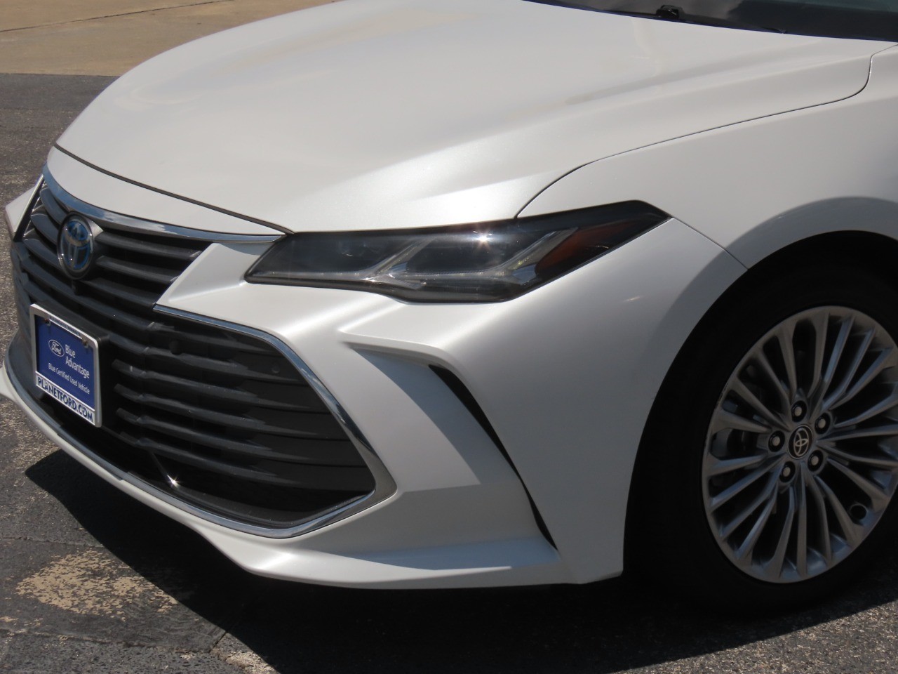 2022 Toyota Avalon Hybrid Limited - 2