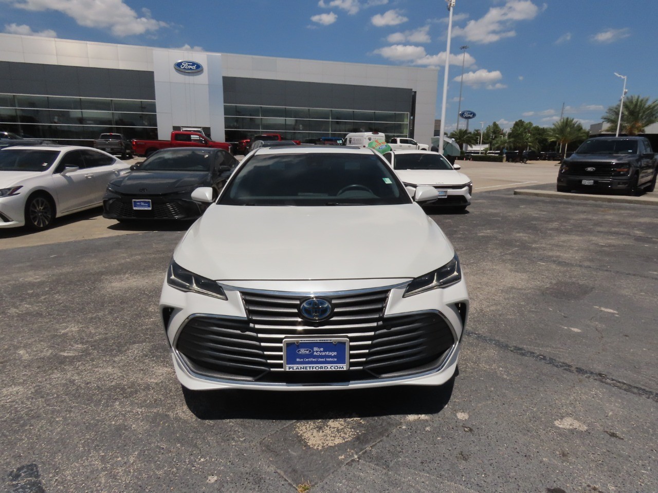 2022 Toyota Avalon Hybrid Limited - 3