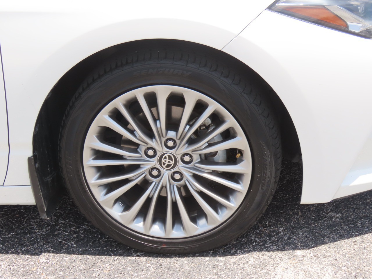 2022 Toyota Avalon Hybrid Limited - 6
