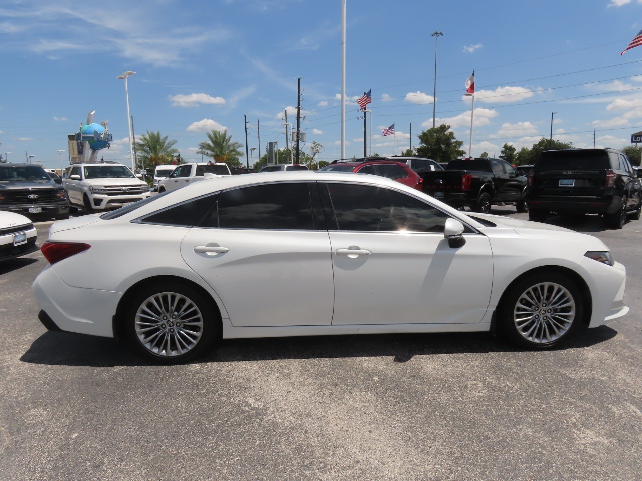2022 Toyota Avalon Hybrid Limited - 7