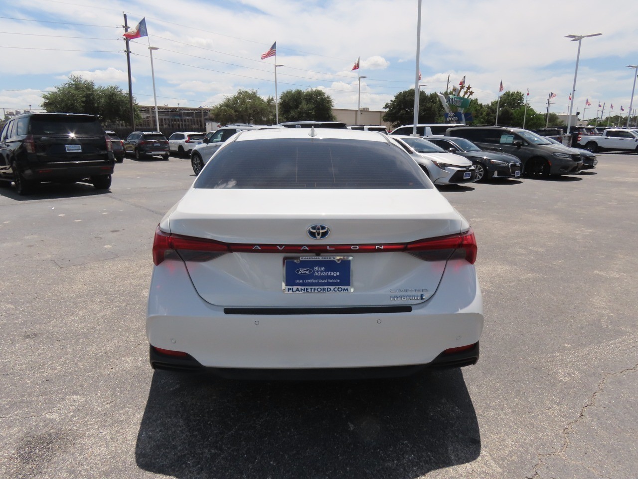 2022 Toyota Avalon Hybrid Limited - 10