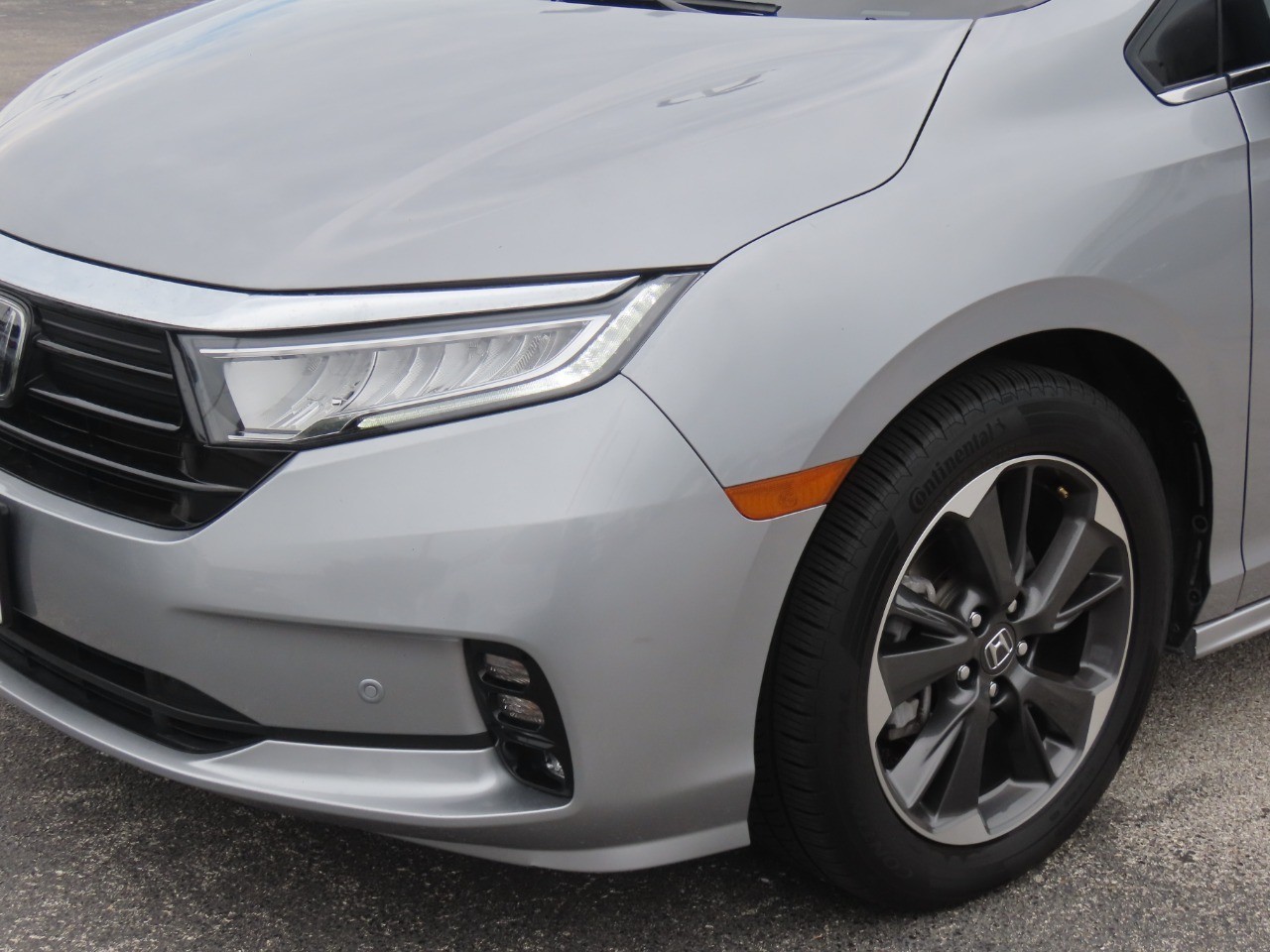 2023 Honda Odyssey photo 3 of 32