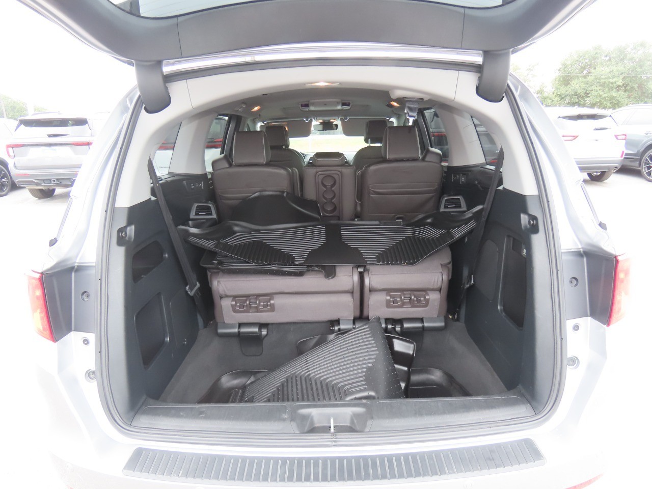 2023 Honda Odyssey photo 14 of 32